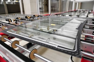 Get Safety with Auto Glass Replacement!